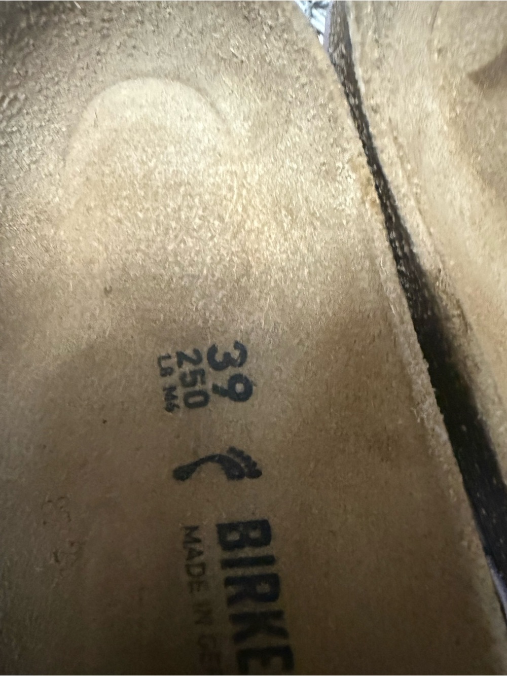 Birkenstock Soft Pink Suede Single-Strap Buckle Slide Sandals - Picture 2 of 3